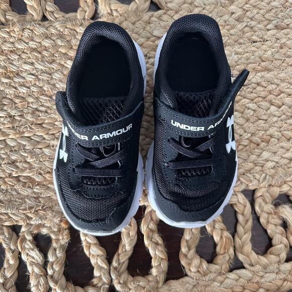 Under Armour Infant Sneakers Size 6K Boys Black Hook & Loop Strap Shoes - Picture 5 of 7